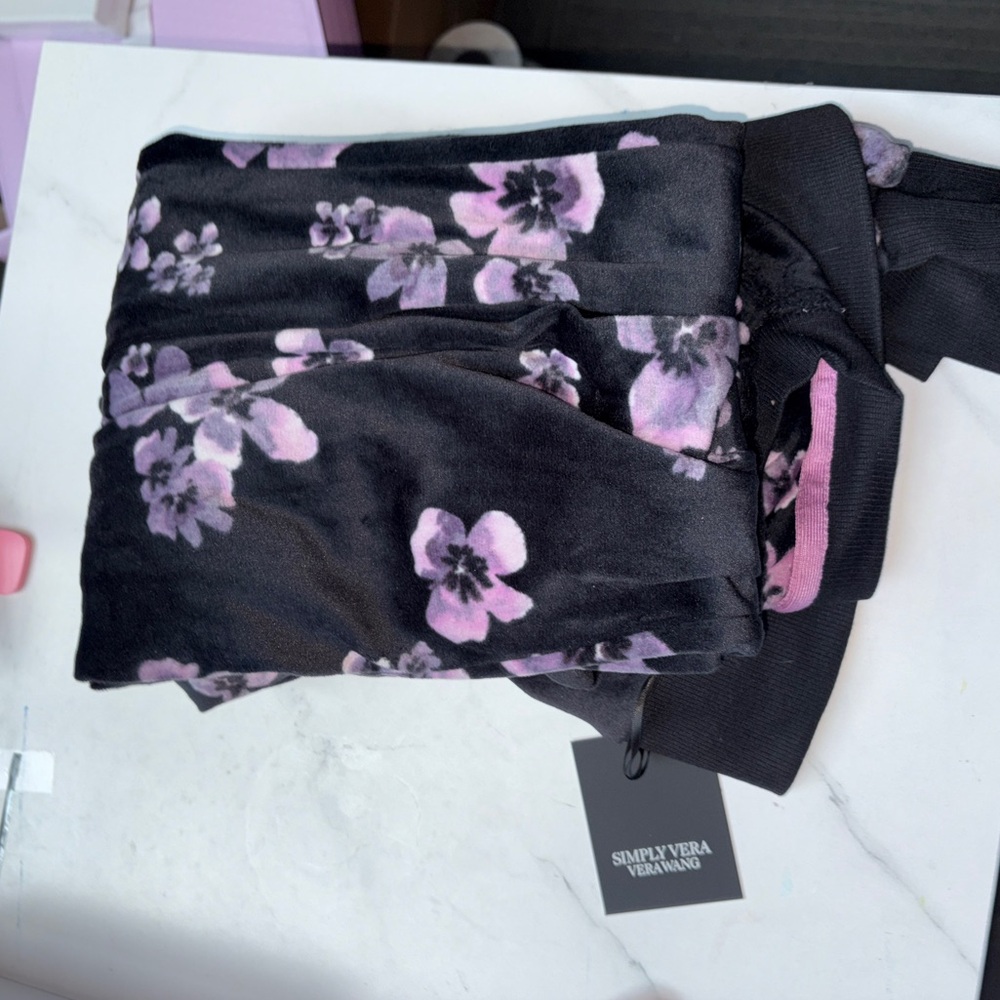 NWT Simply Vera Vera Wang Black & Purple Two Piece Pajama Set